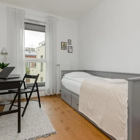 Apartment Modern Stalowa 2 Bedrooms & Parking By Renters *