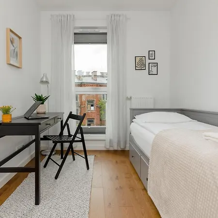 Modern Stalowa 2 Bedrooms & Parking By Renters 바르샤바