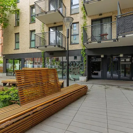 Modern Stalowa 2 Bedrooms & Parking By Renters 바르샤바