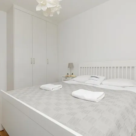 Modern Stalowa 2 Bedrooms & Parking By Renters * ワルシャワ