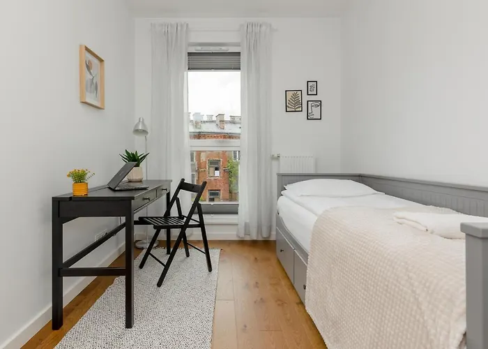 Modern Stalowa 2 Bedrooms & Parking By Renters وارسو