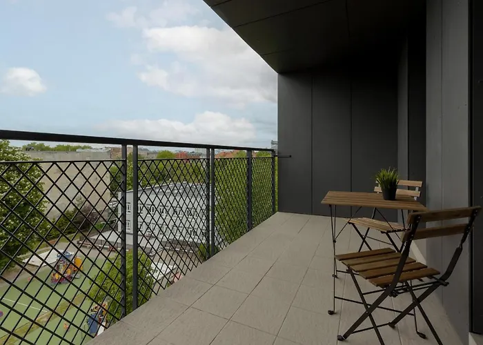 Modern Stalowa 2 Bedrooms & Parking By Renters *