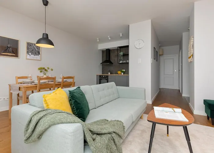 Modern Stalowa 2 Bedrooms & Parking By Renters *