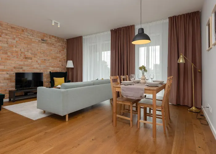 Modern Stalowa 2 Bedrooms & Parking By Renters شقة *