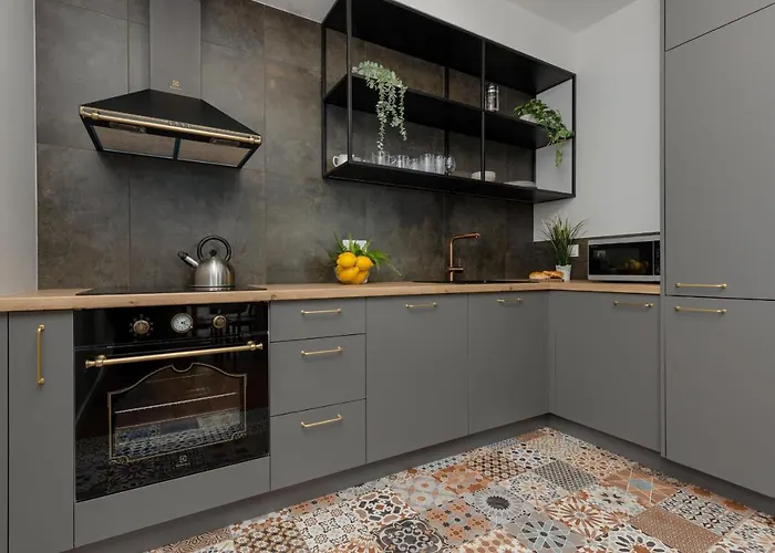 شقة Modern Stalowa 2 Bedrooms & Parking By Renters وارسو