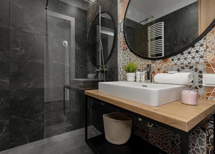 Modern Stalowa 2 Bedrooms & Parking By Renters شقة *