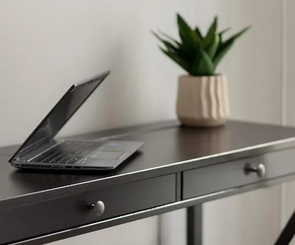 Modern Stalowa 2 Bedrooms & Parking By Renters شقة *