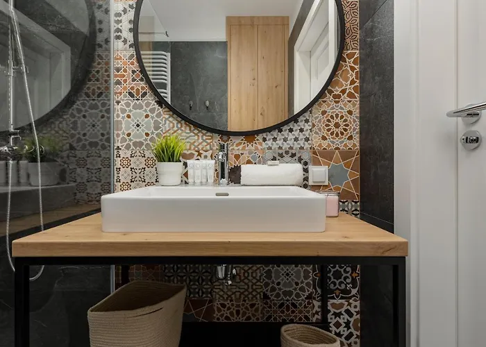 Modern Stalowa 2 Bedrooms & Parking By Renters شقة وارسو