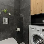 Modern Stalowa 2 Bedrooms & Parking By Renters * ורשה
